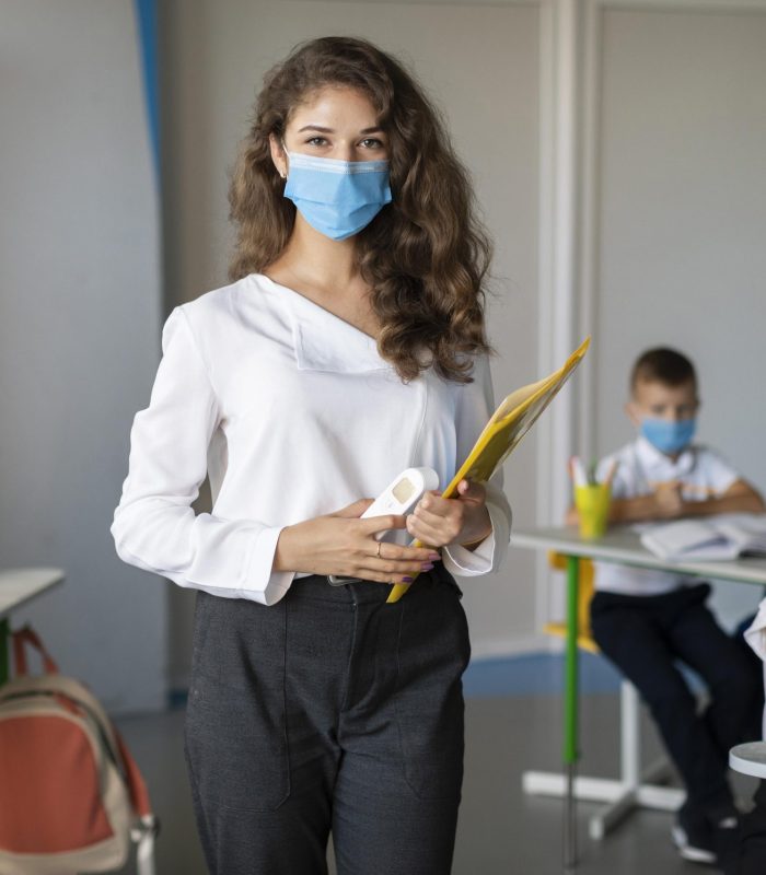 teacher-and-student-wearing-face-masks